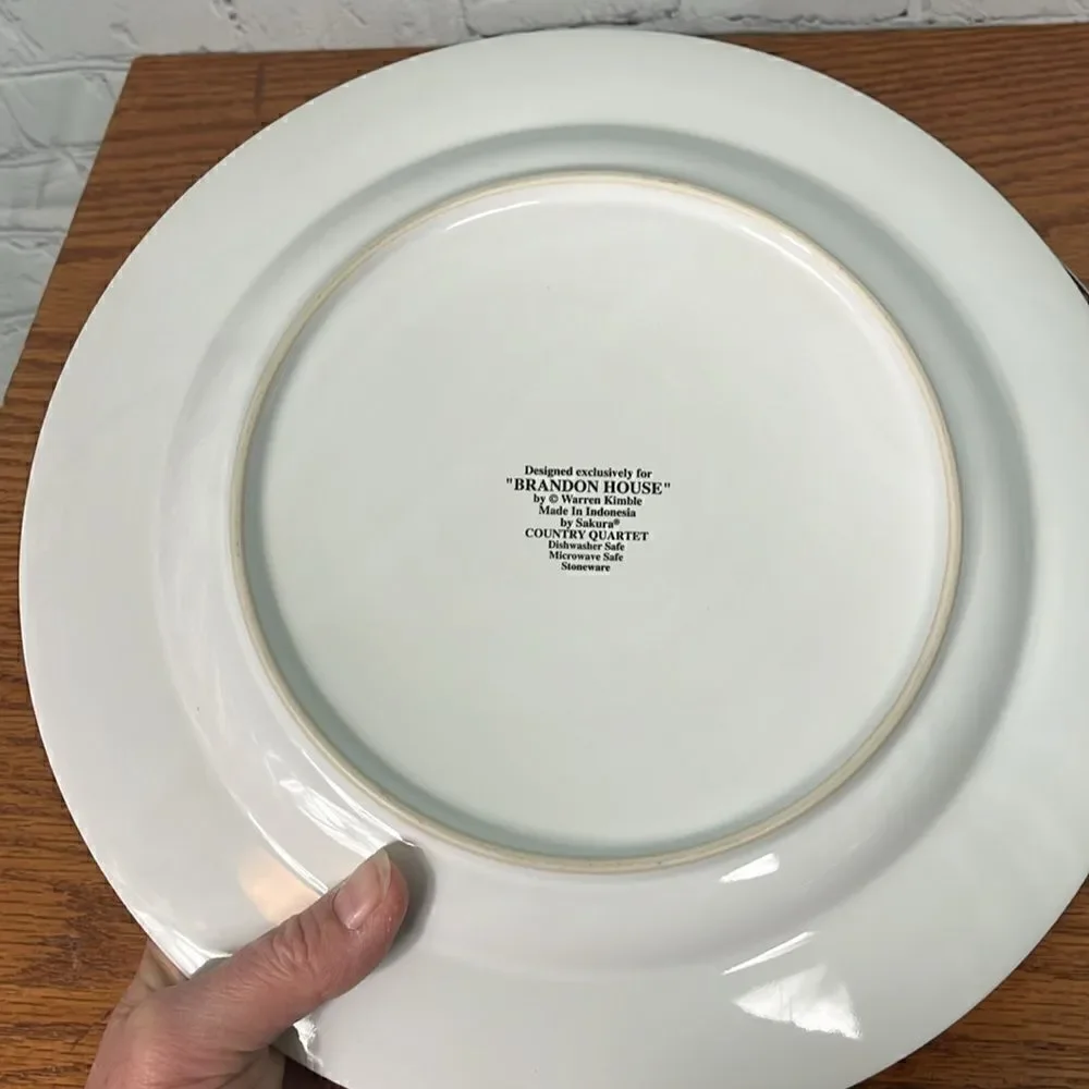 2 Country Quartet Chicken Rooster 12” Dinner Plates Warren Kimble Sakura Brandon