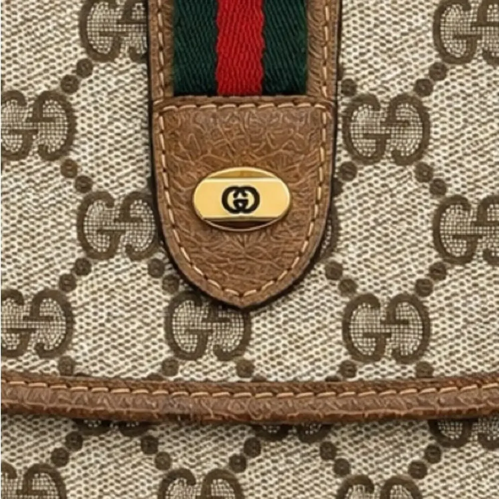 Gucci ✅includes certificate