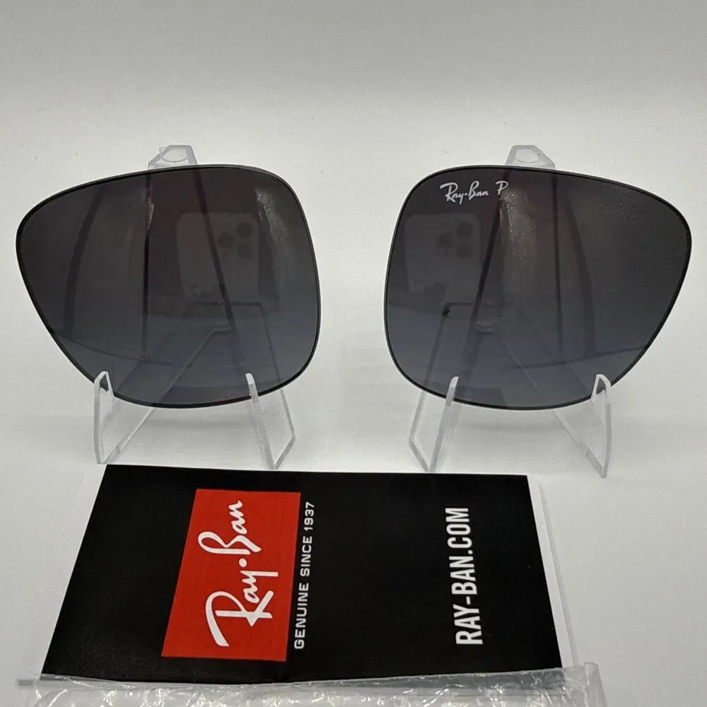 Ray-Ban product pair