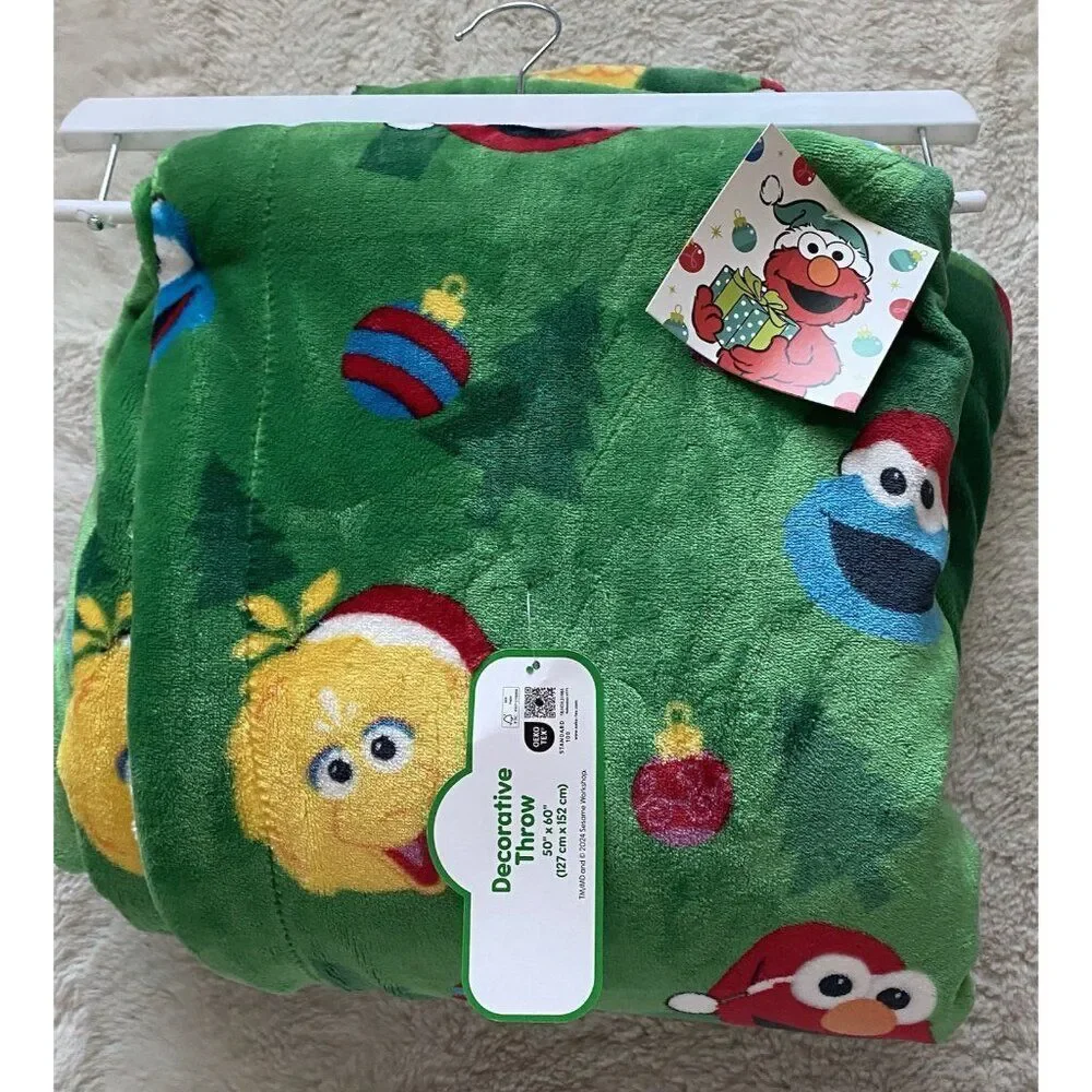 Sesame Street Christmas W/Sherpa Throw Blanket  Elmo Cookie Monster Big Bird NEW