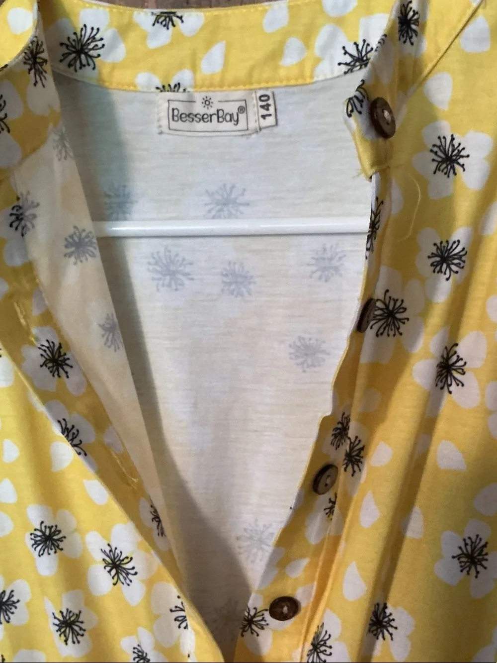 Besser Bay comfortable yellow