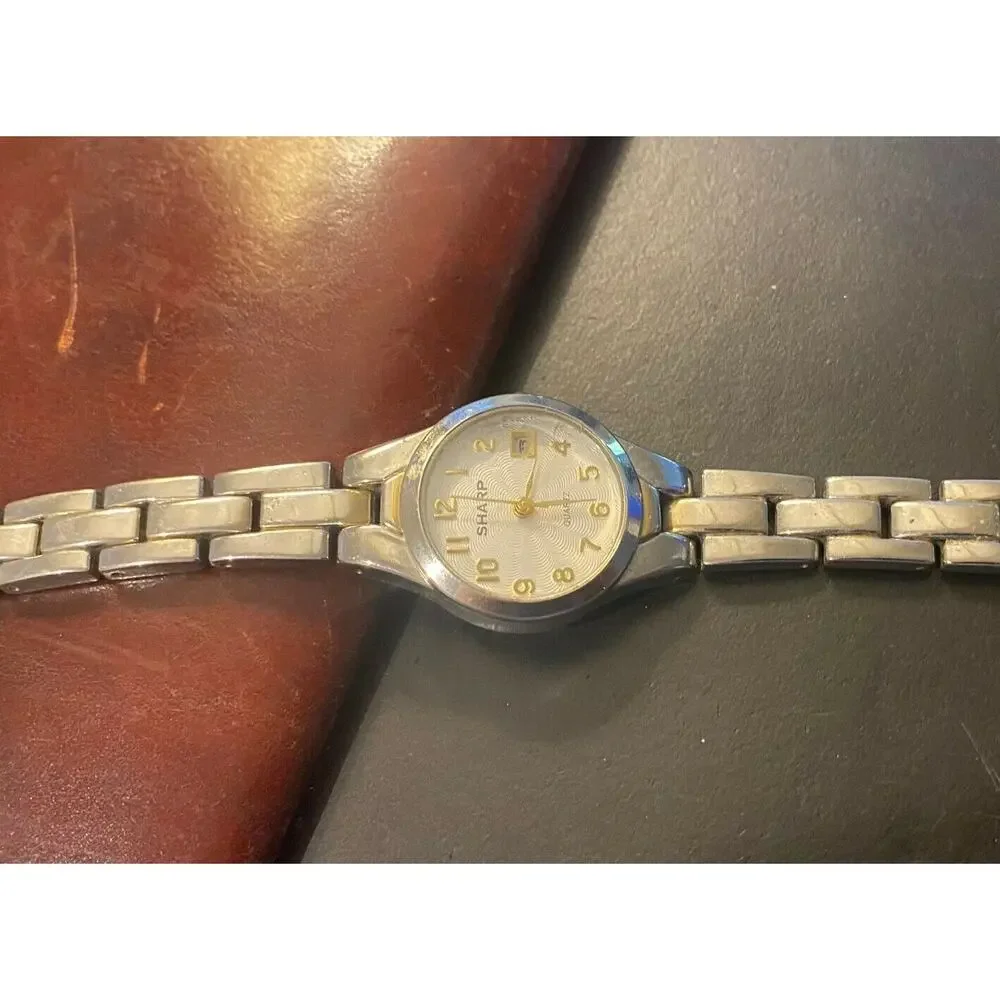 Sharp women 24mm