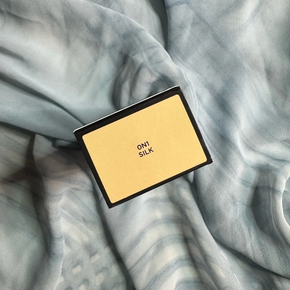 laura mercier foundation silk