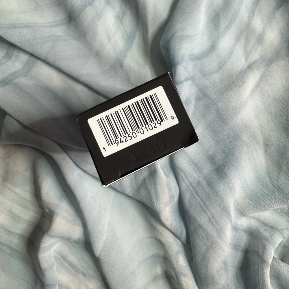laura mercier or smooth feel