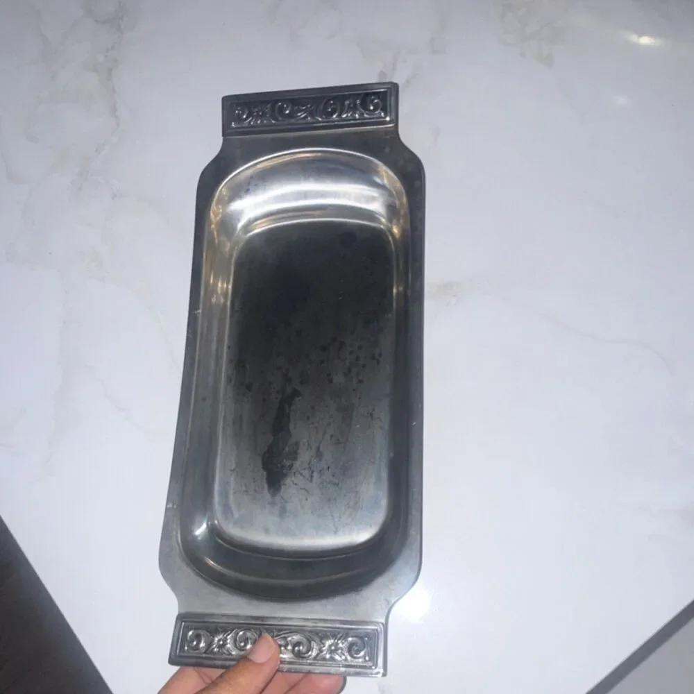 Unbranded silver metal