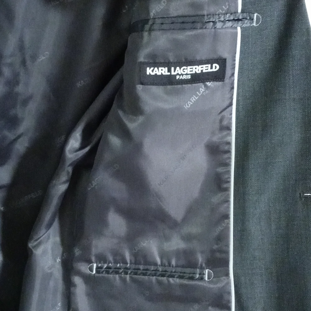 Karl Lagerfeld 🆕 🖤karl