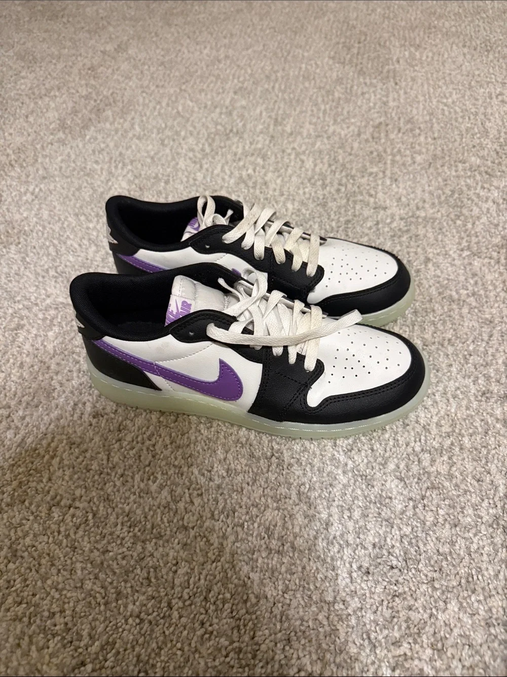 Nike Low-Top Sneakers in White, Black and Purple