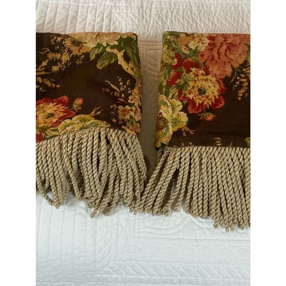 Two Fillies elegant floral