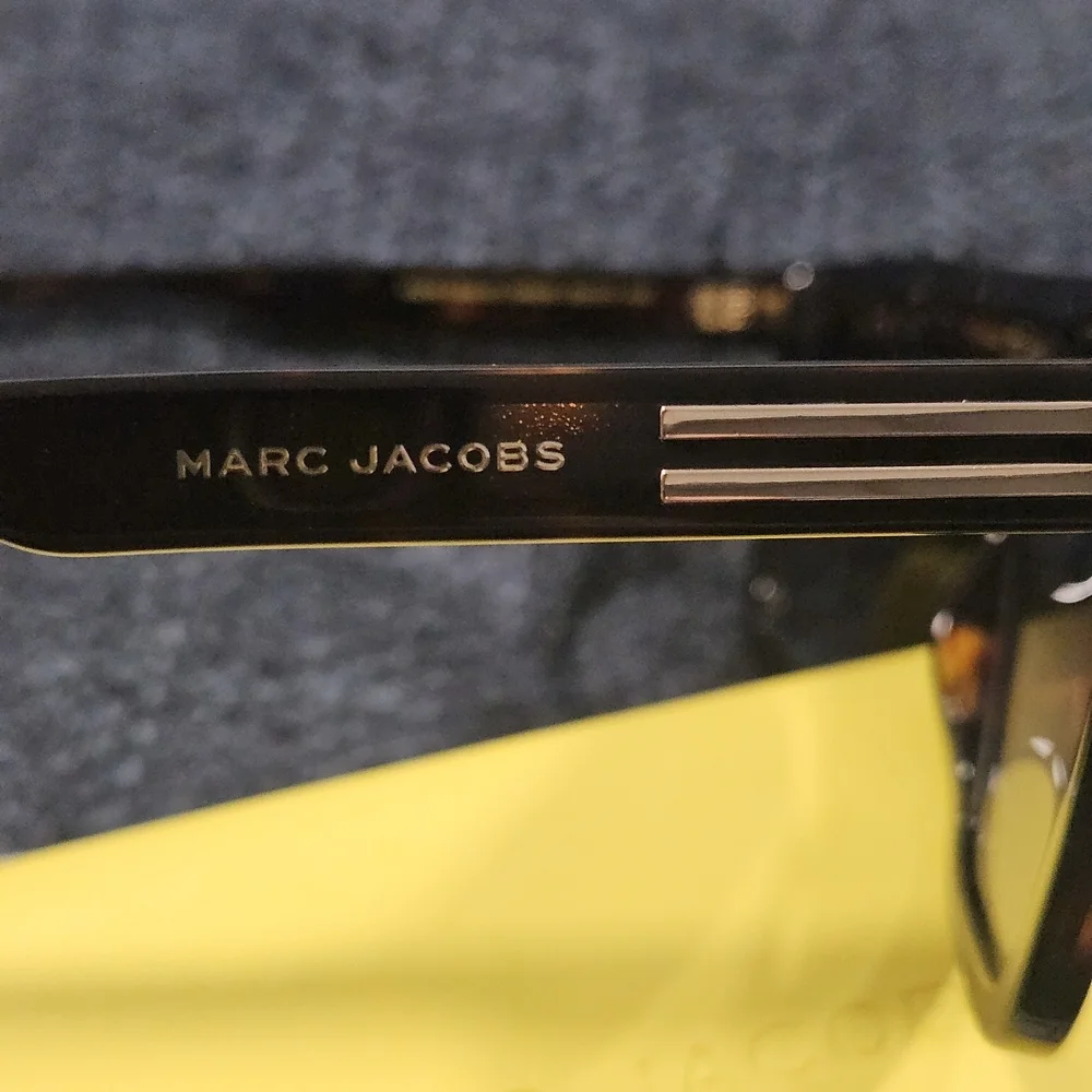 Marc Jacobs chic marc