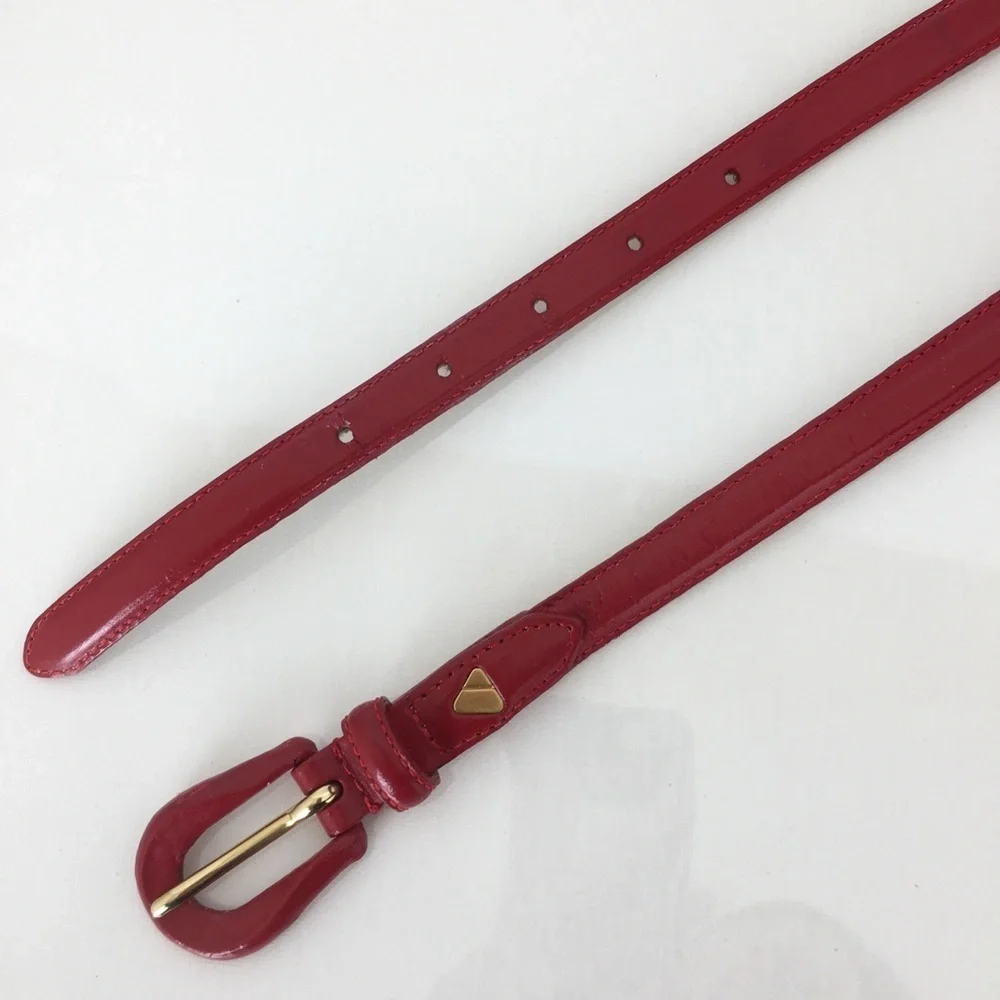 Liz Claiborne measures women’s thin