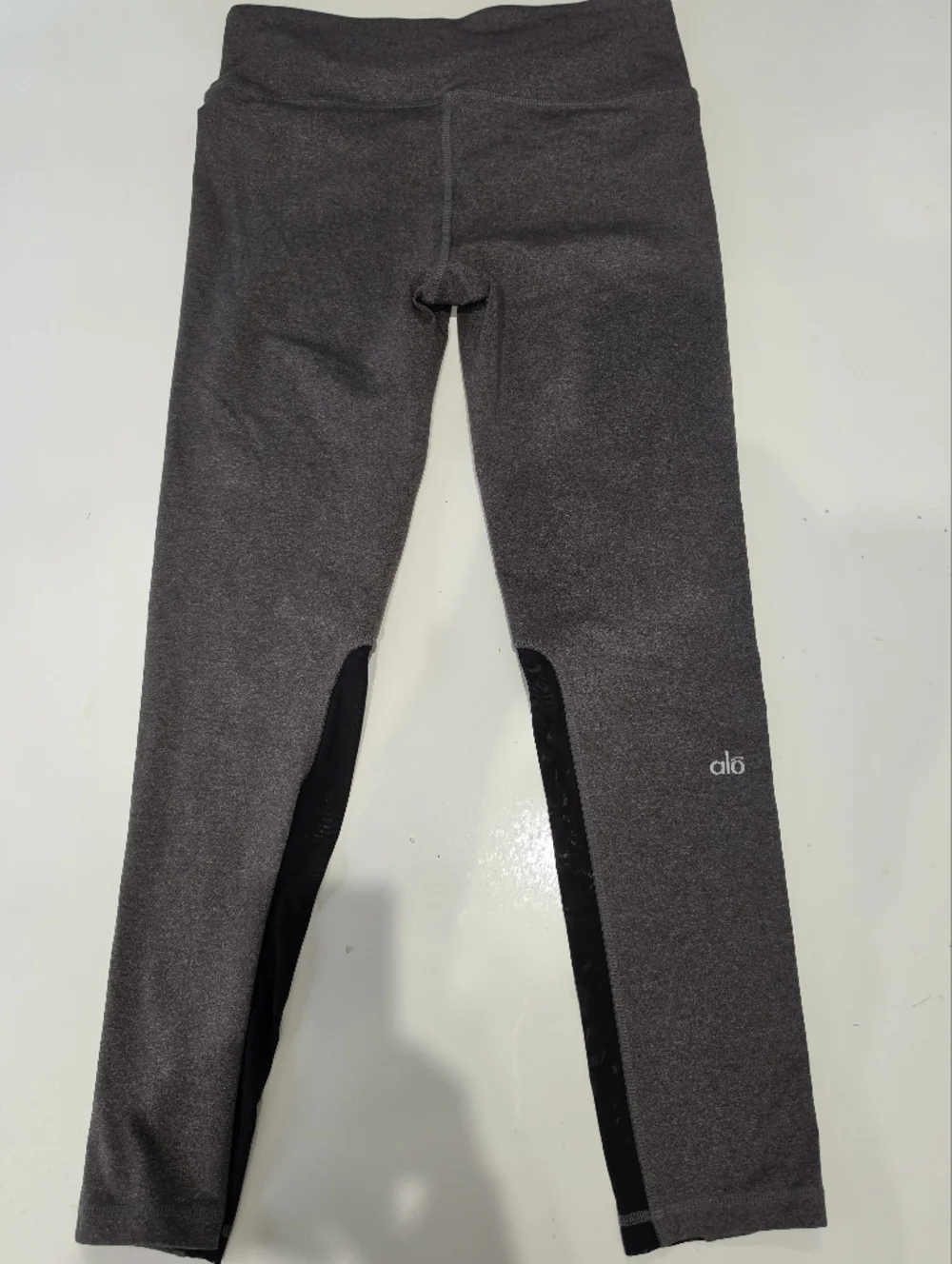 ALO Yoga Gray Leggings with Black Panels Size M