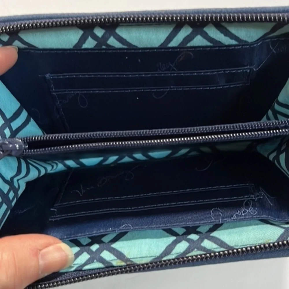 Vera Bradley deep zipper