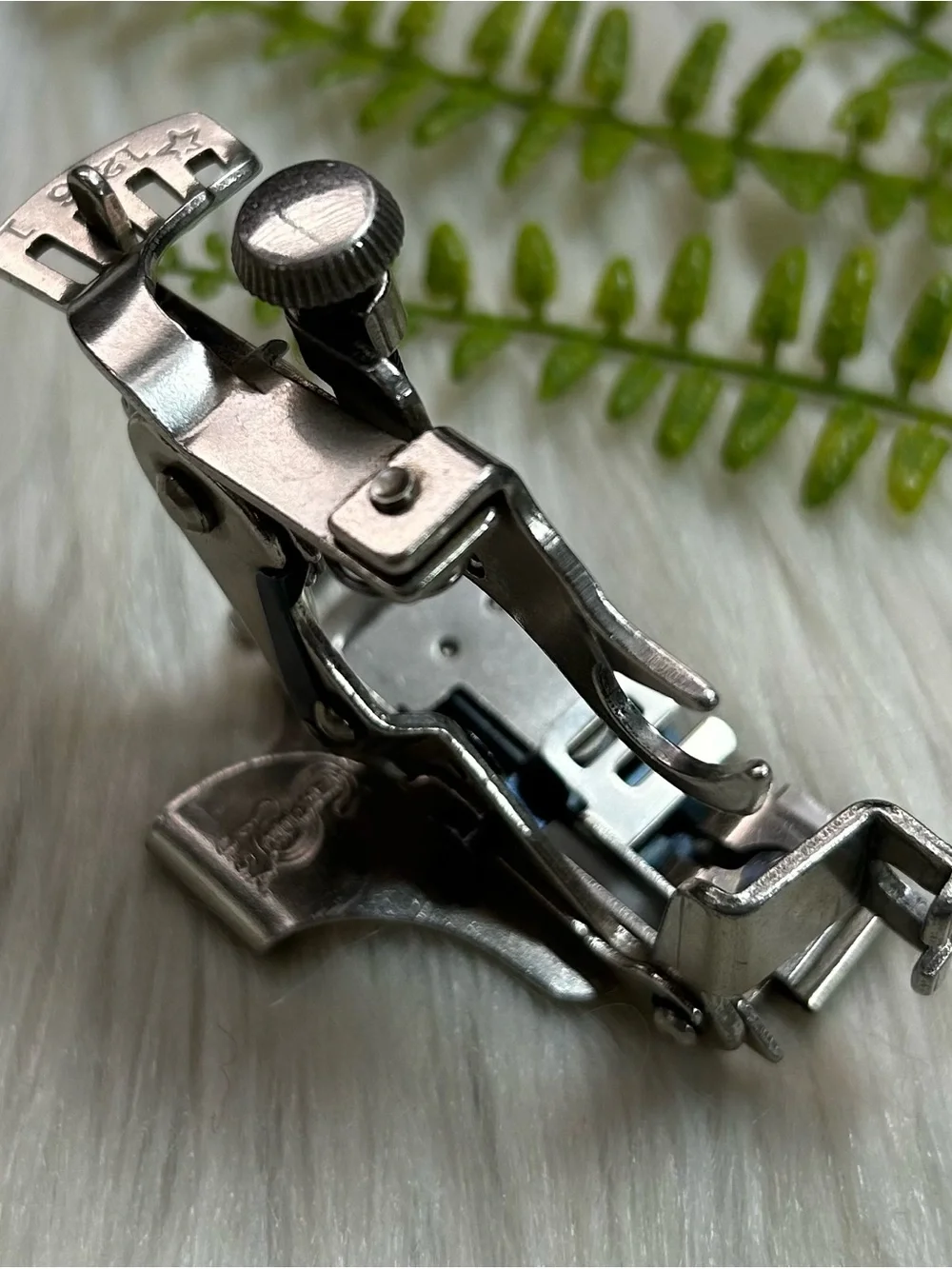 N/A vintage singer