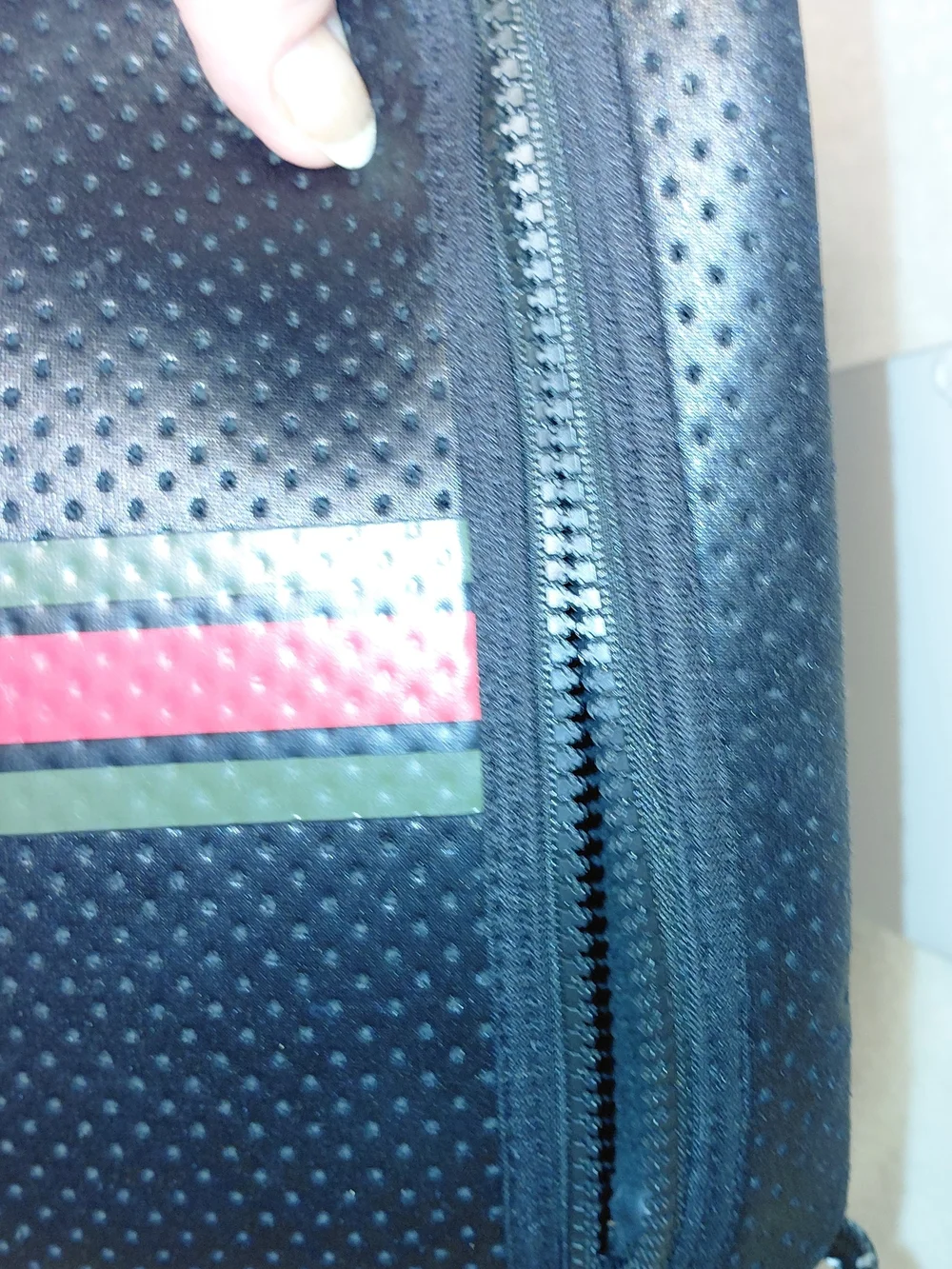 The Unbranded Brand compact black