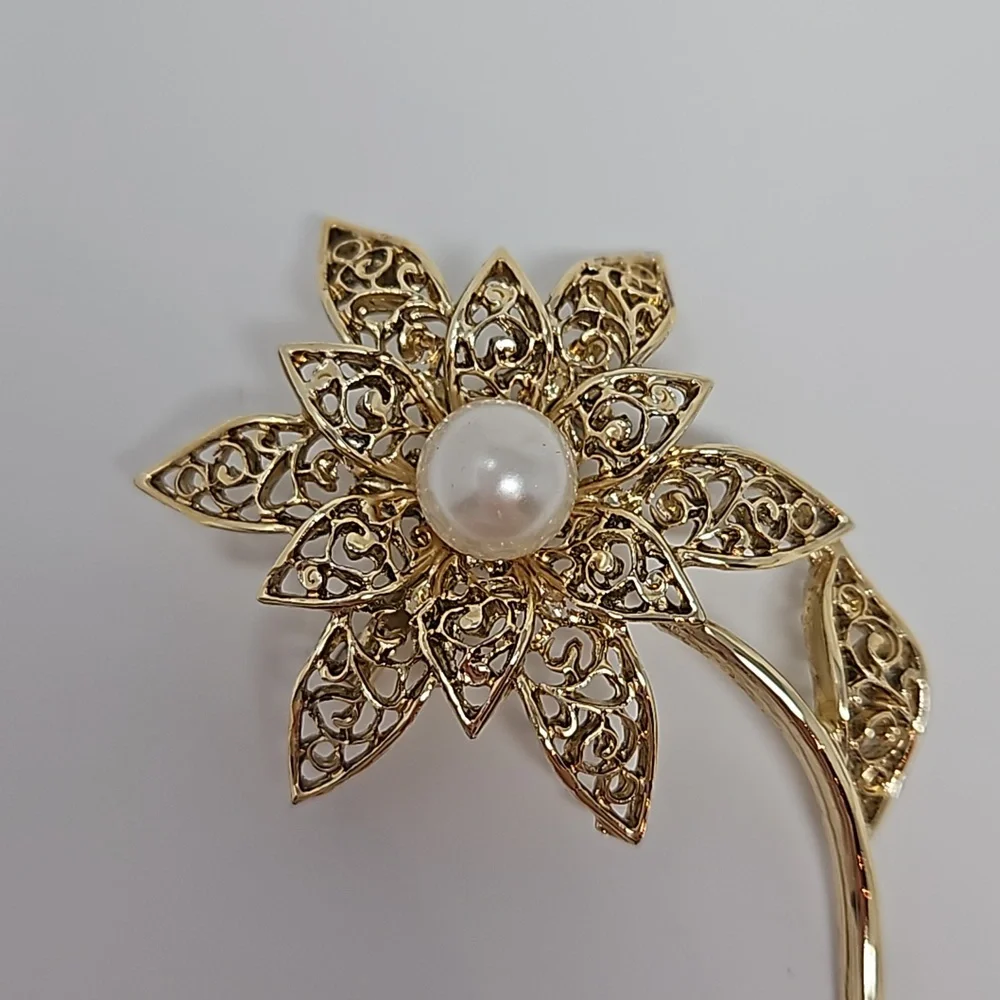 Vintage filagree flower