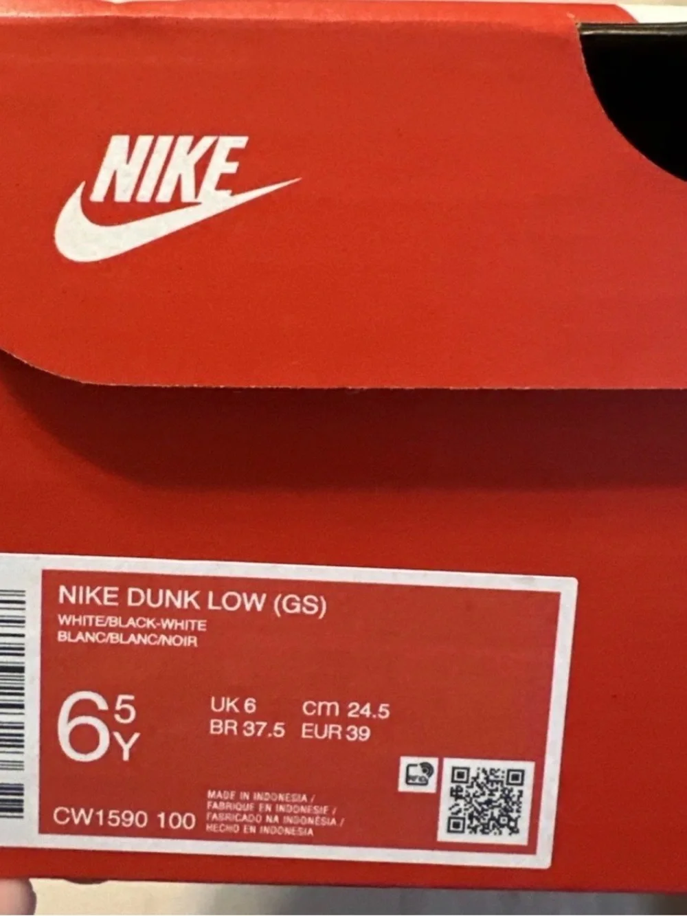 Nike classic low