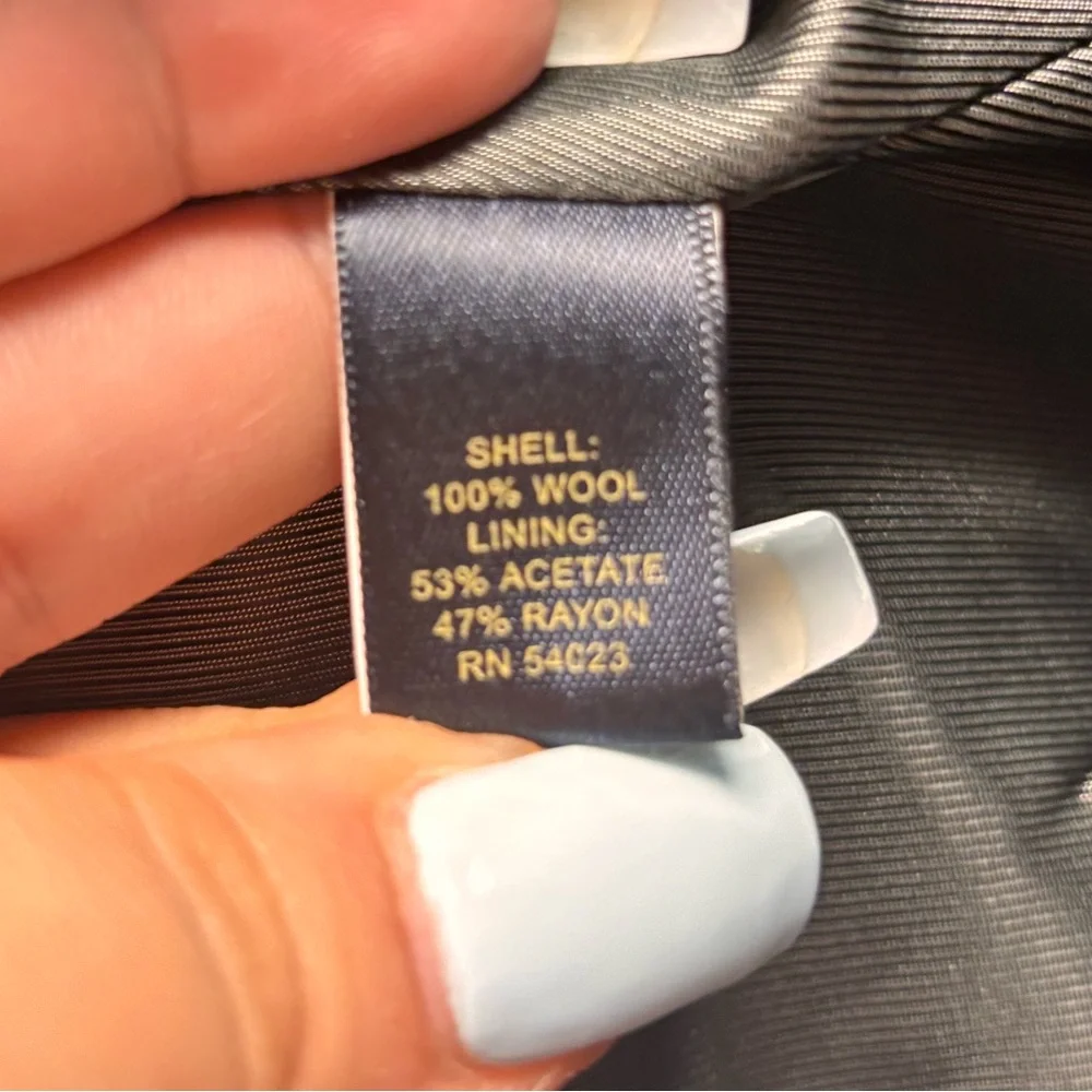 Banana Republic sharp modern