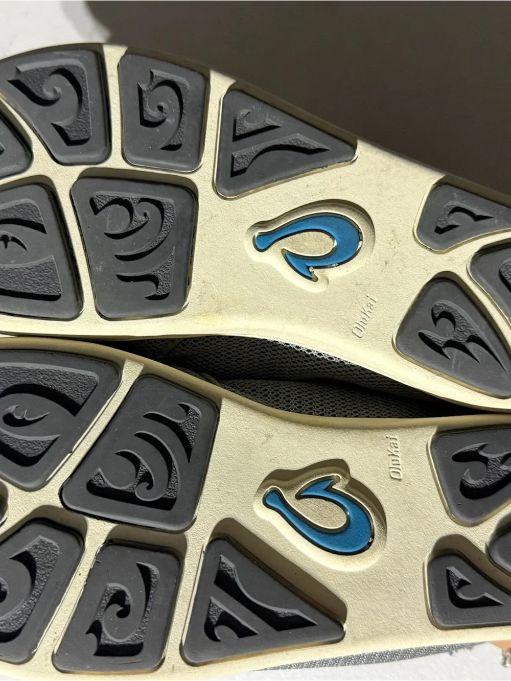 OluKai breathable grey