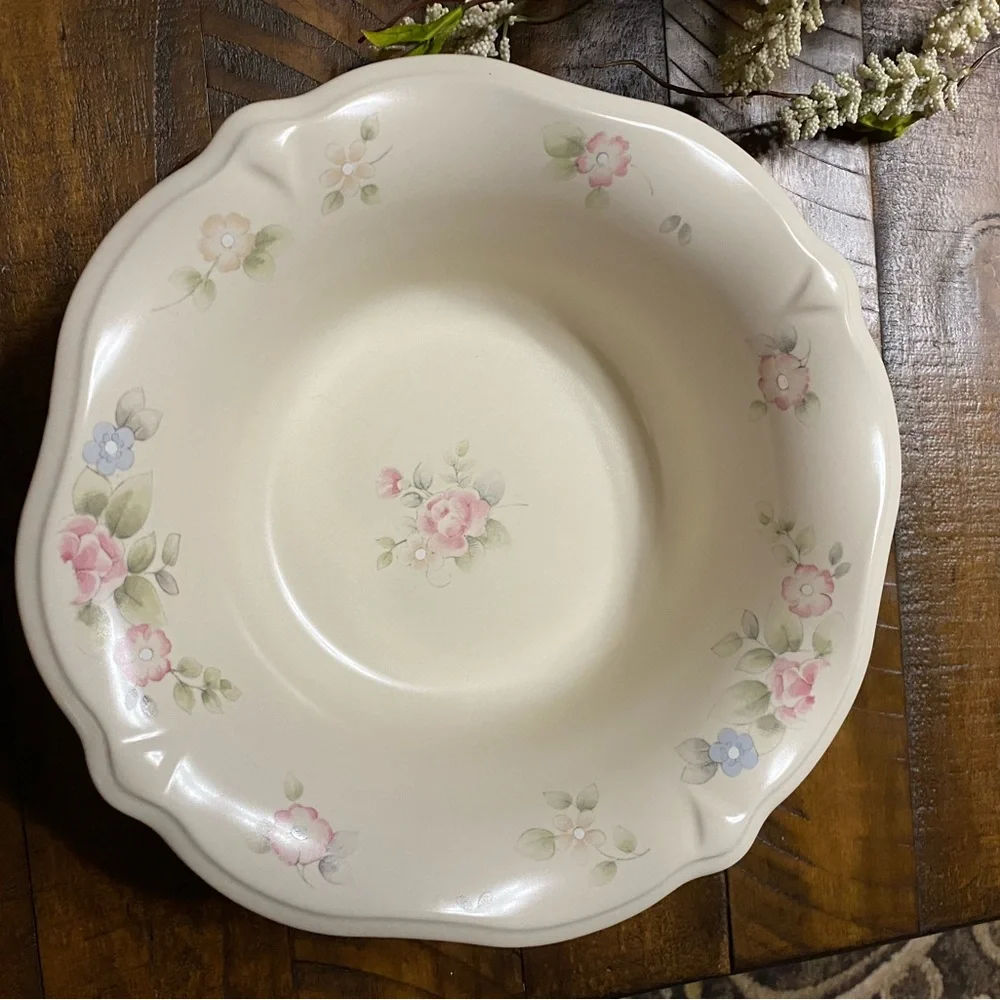 Pfaltzgraff bowl gently