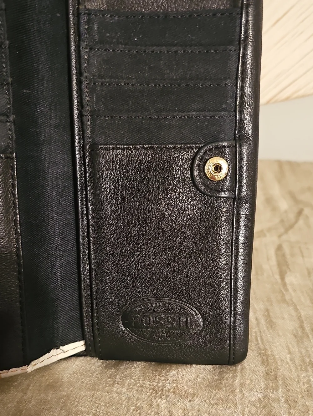 Fossil soft leather
