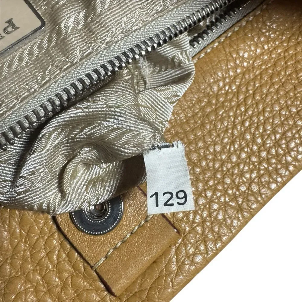 Prada vitello few