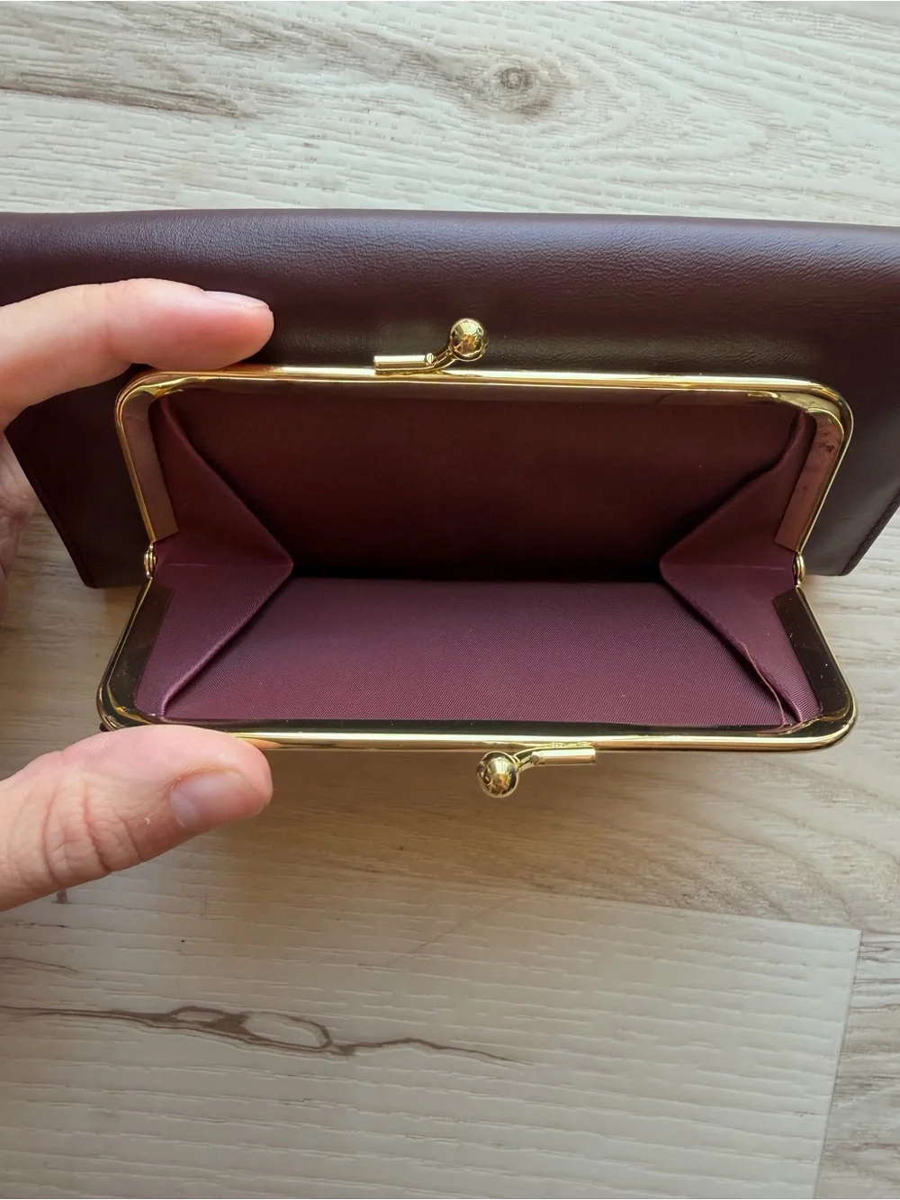 Buxton sleek envelope