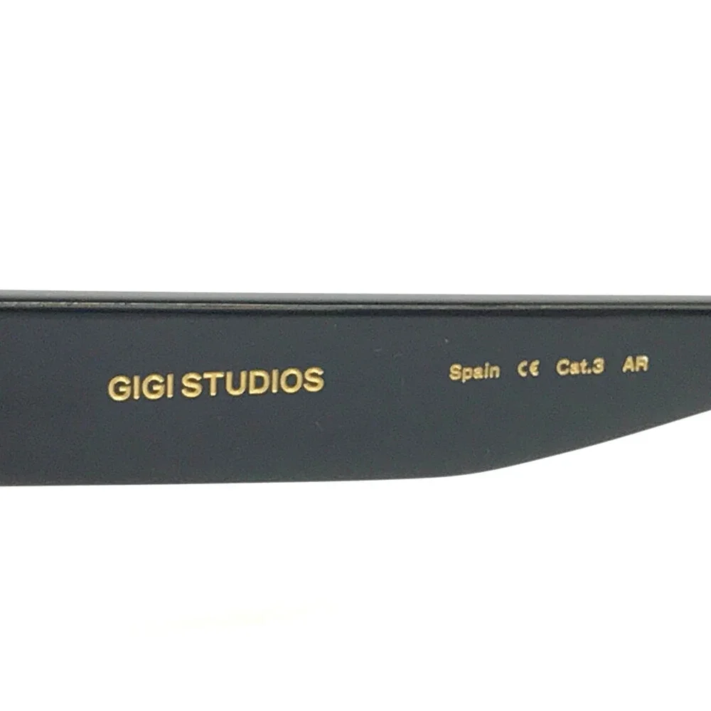 GiGi brand new