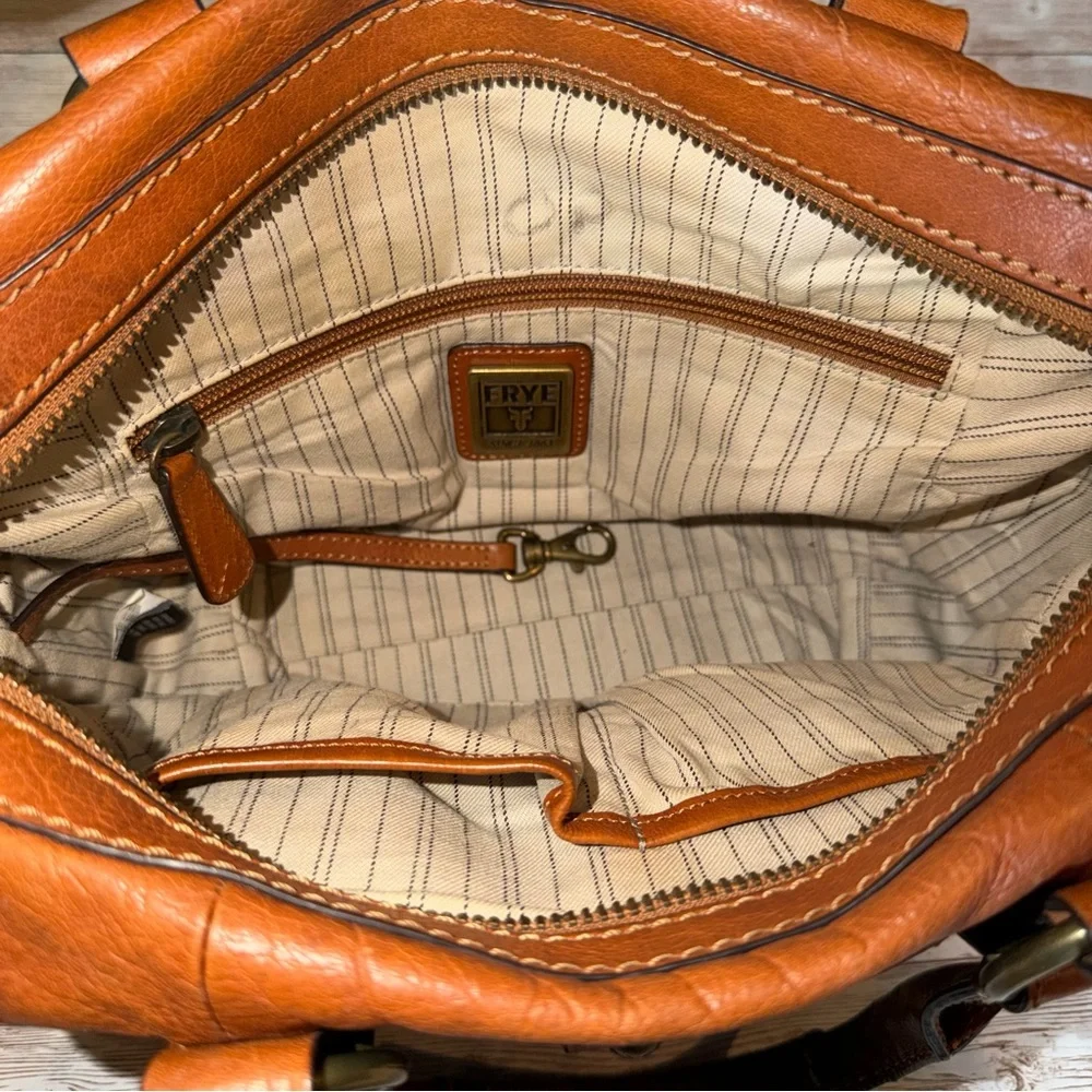 Frye unique style