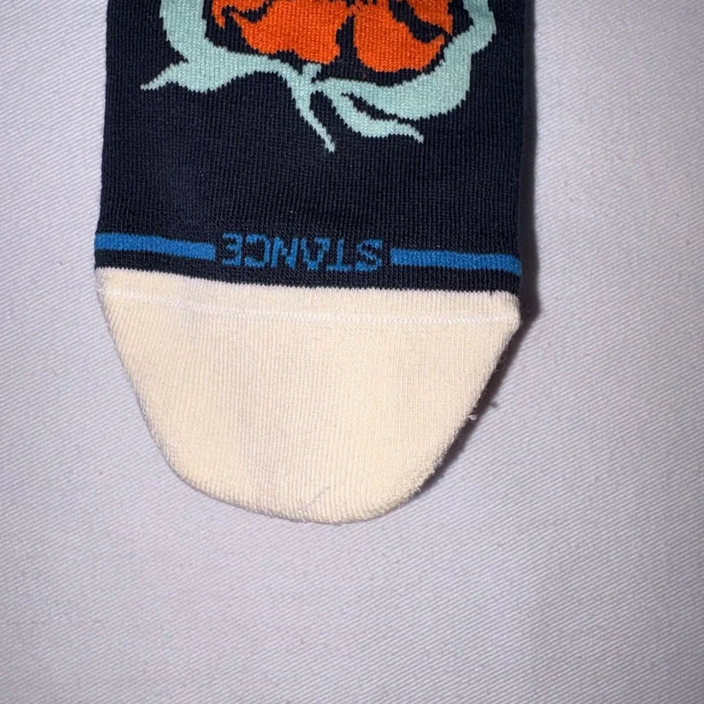 Stance broadcast floral