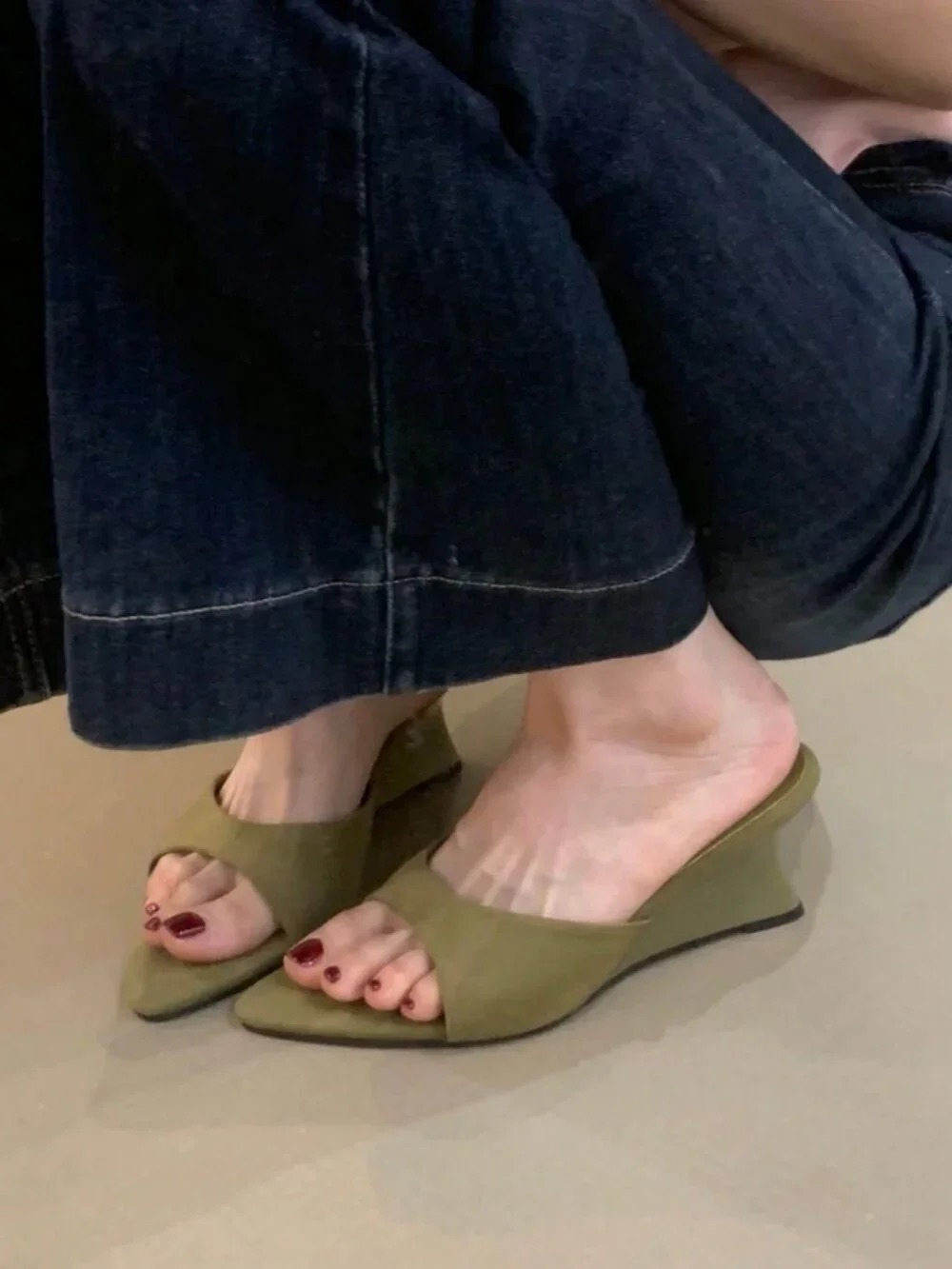 N/A dark green