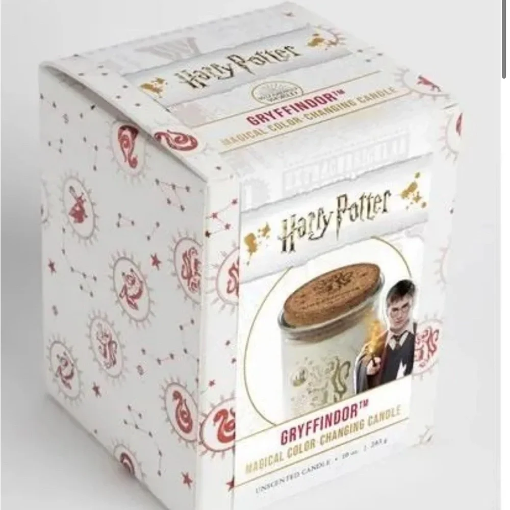 Warner Bros. Gryffindor Color-Changing Candle - White, Brown, Gold