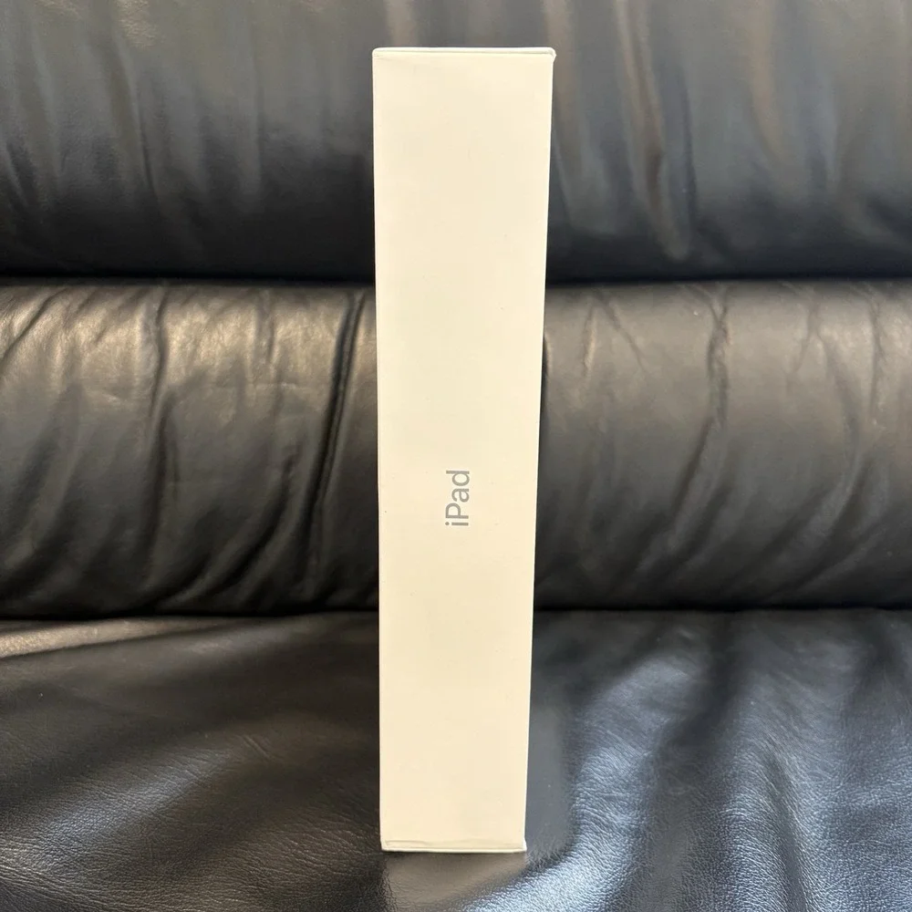Apple empty box