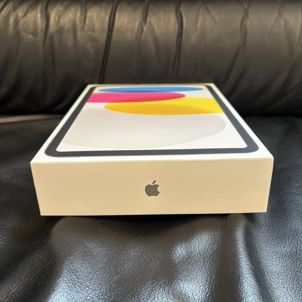 Apple empty box