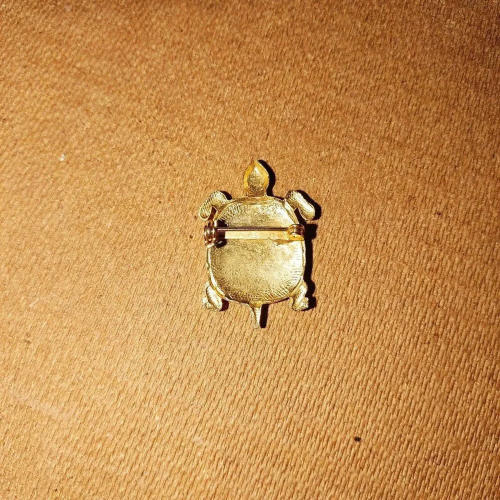 N/A this brooch