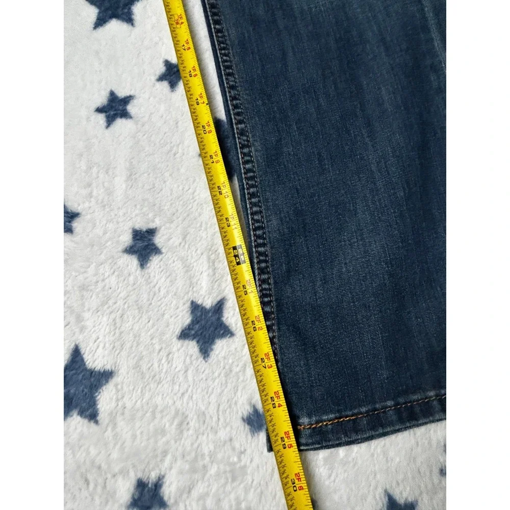 Levis 🚚asap shipping