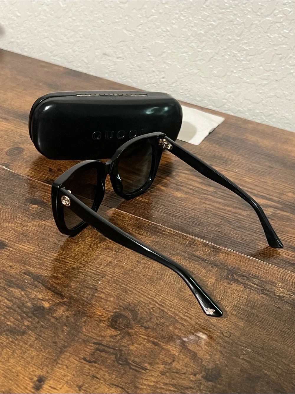 Gucci sleek square