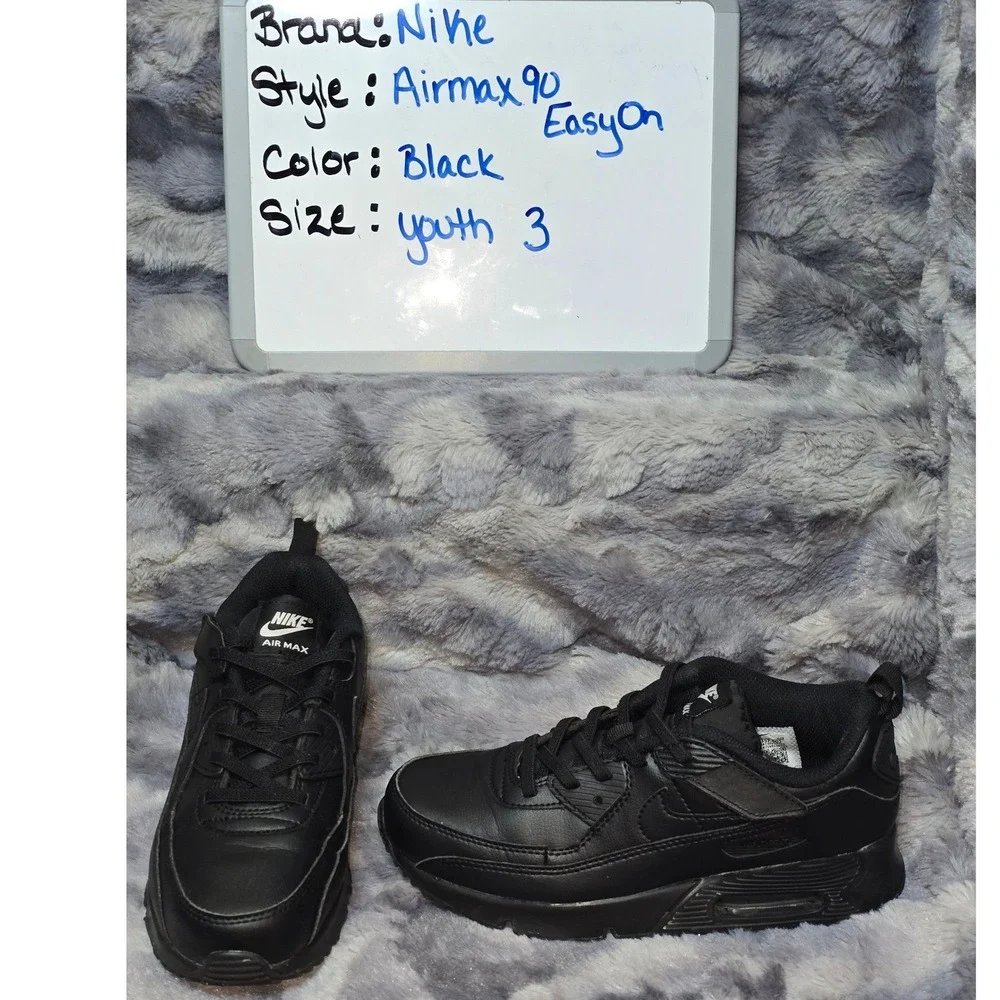Nike Air Max 90 EasyOn Black‎ Sneakers Size 3 EUC