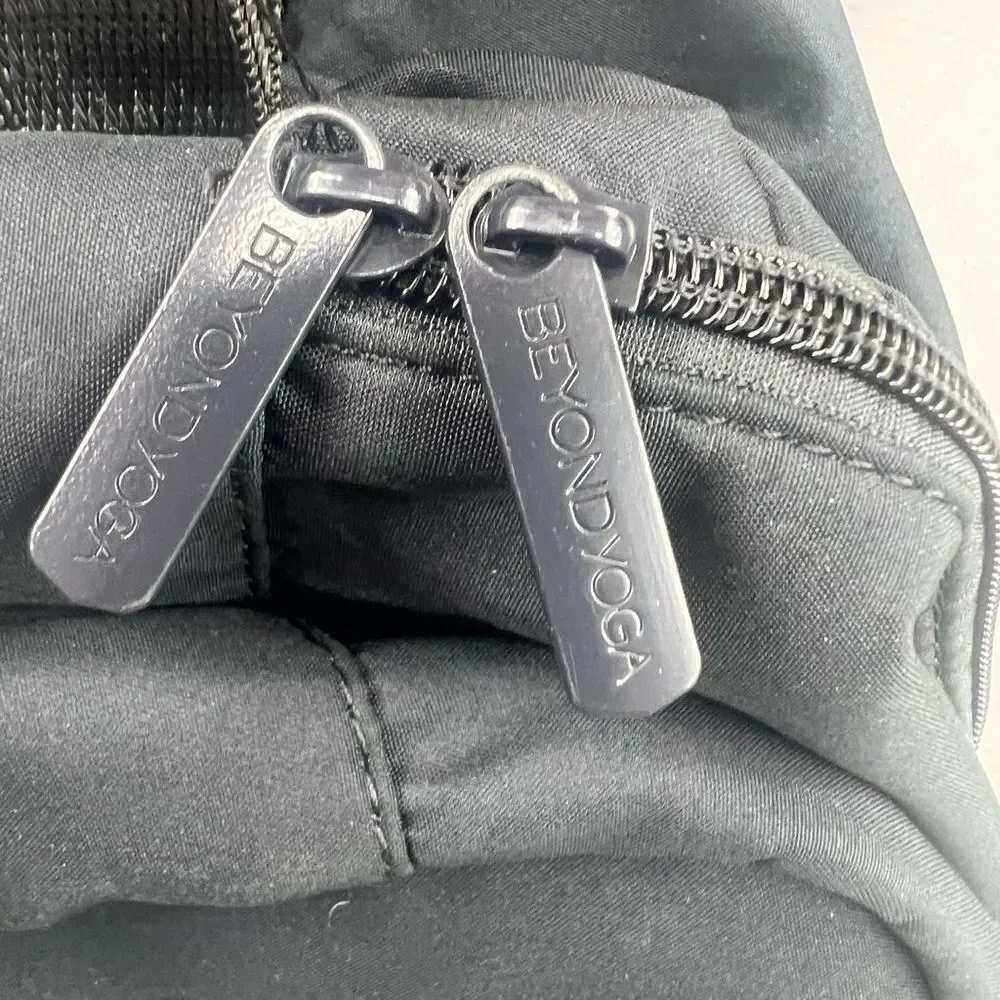 Beyond Yoga chic charcoal