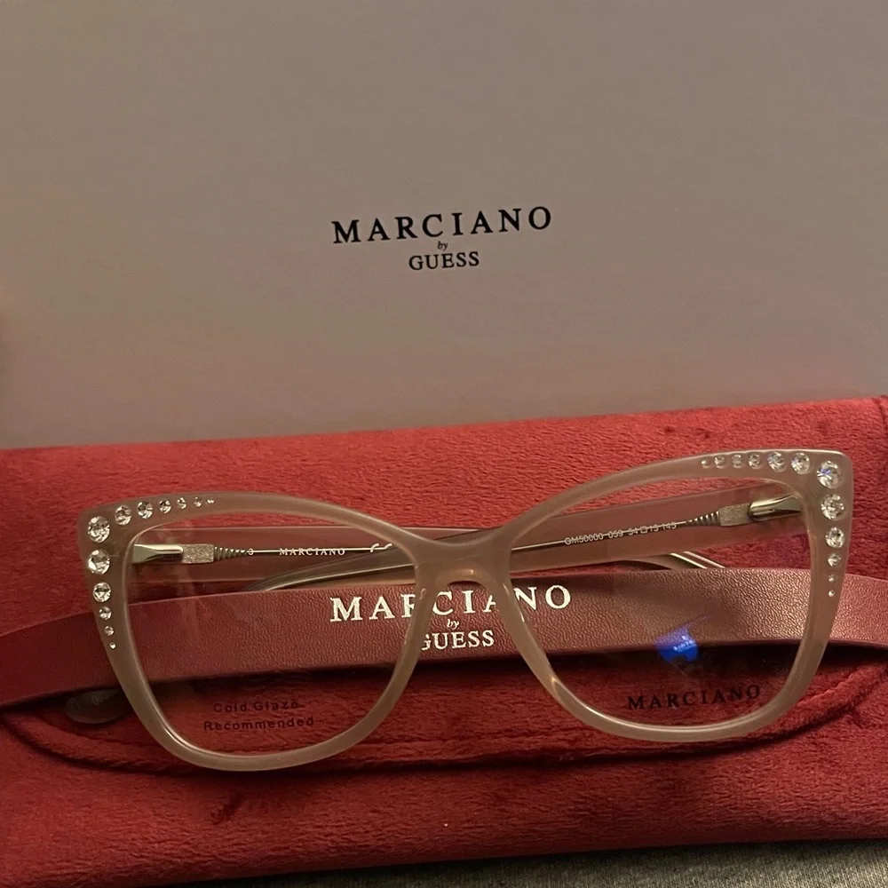 Guess by Marciano shiny final can