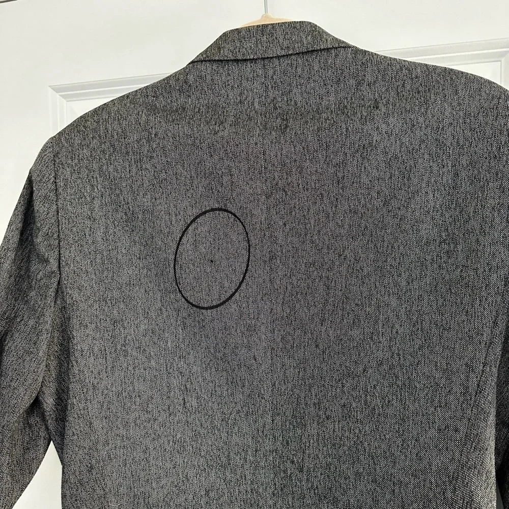 H&M circled arms under