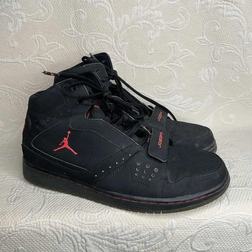 Nike worn sneaker