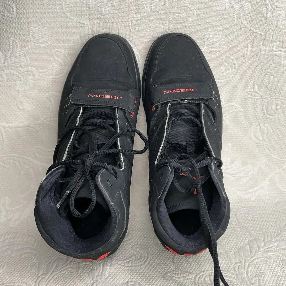 Nike worn sneaker