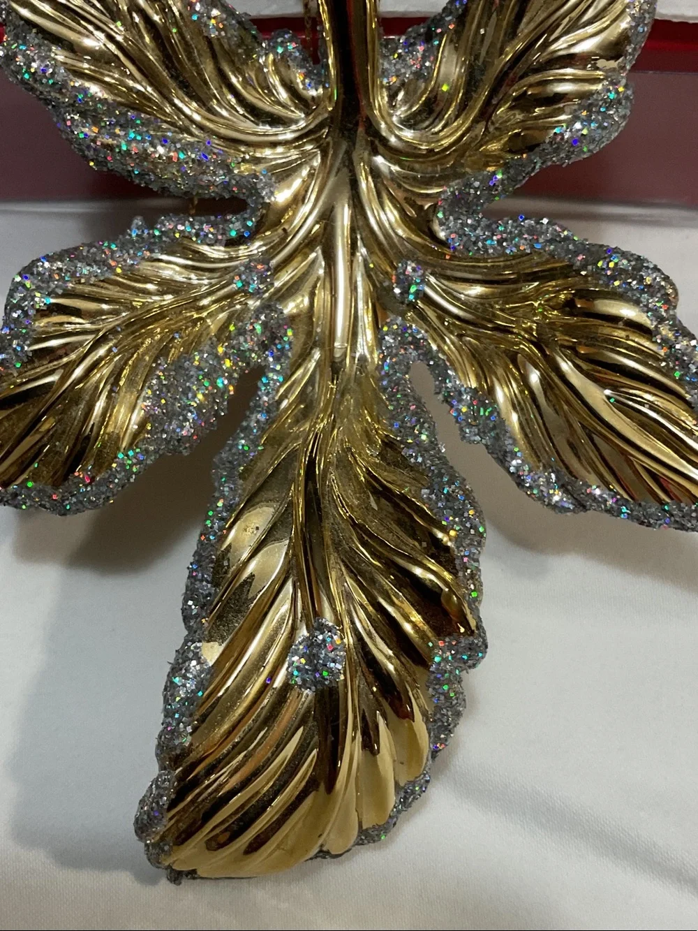 N/A elegant gold