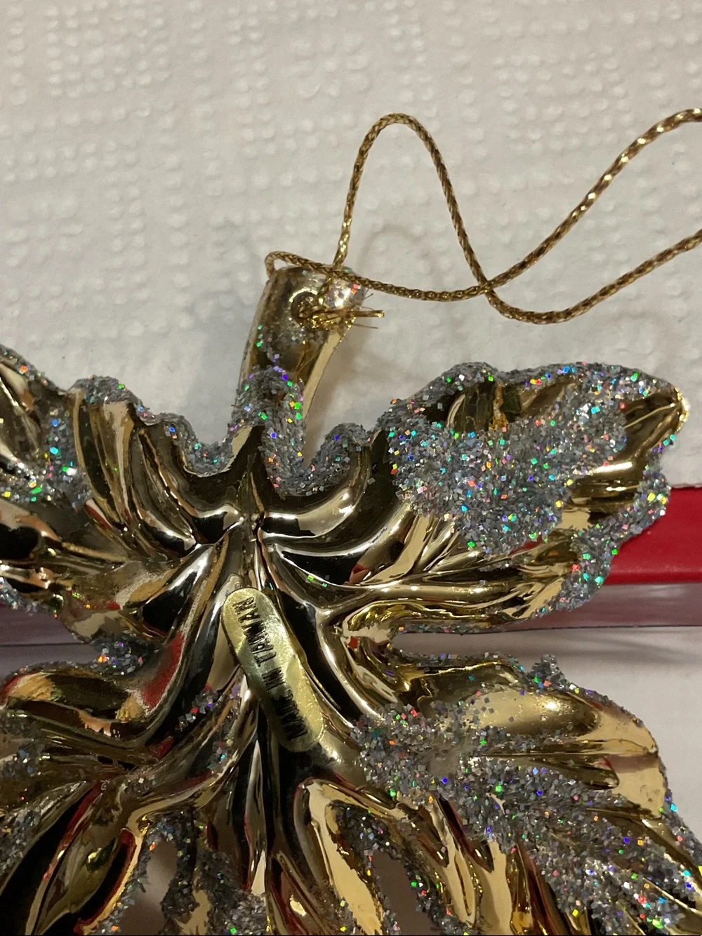 N/A elegant gold