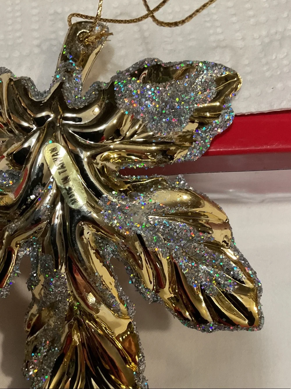 N/A elegant gold