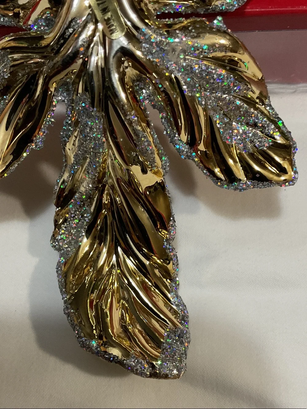 N/A elegant gold
