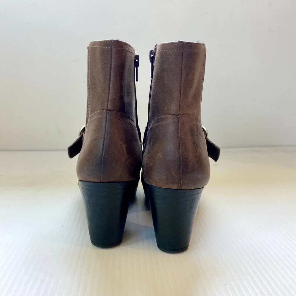 Clarks brown leather