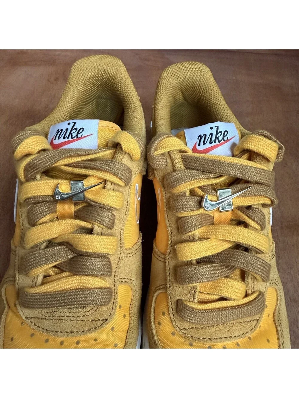 Nike Air Force 1 Low Shoes Womens Size 6 University Gold Suede Gum DA8302-700