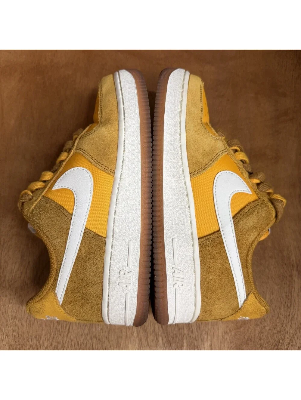Nike Air Force 1 Low Shoes Womens Size 6 University Gold Suede Gum DA8302-700