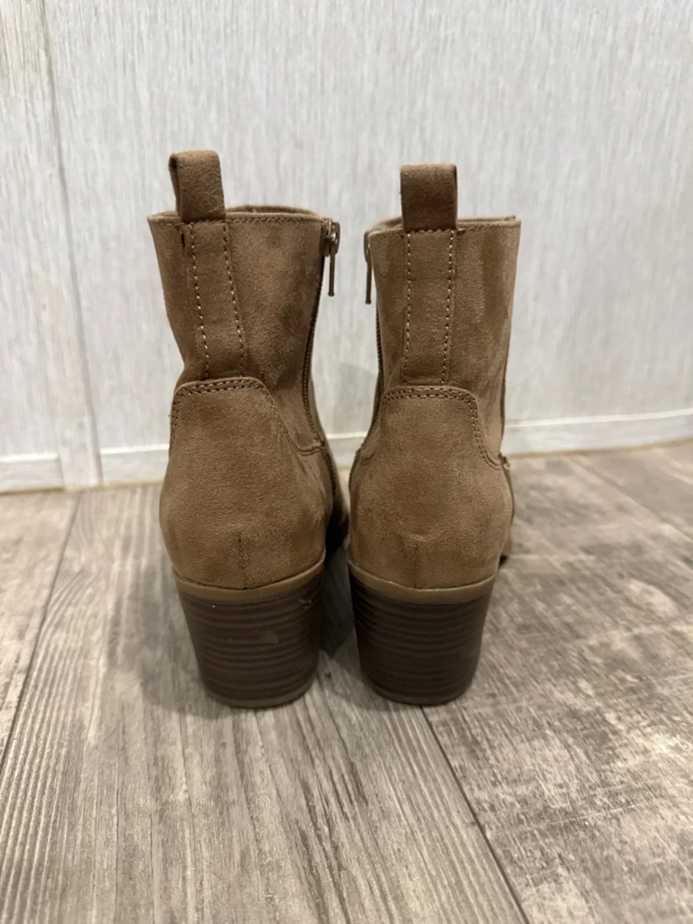 Old Navy brown suede